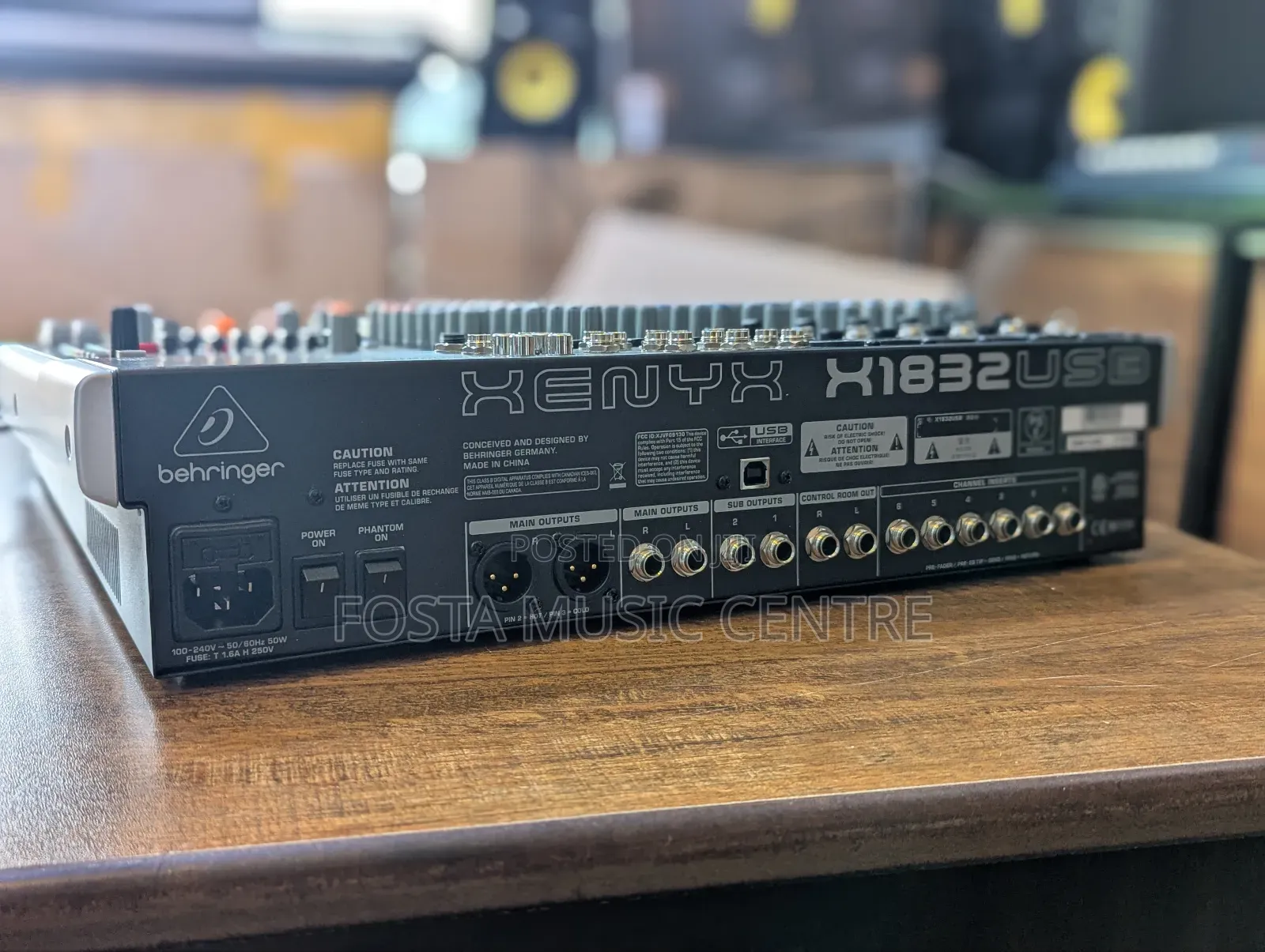 Behringer Xenyx X1832USB Mixer