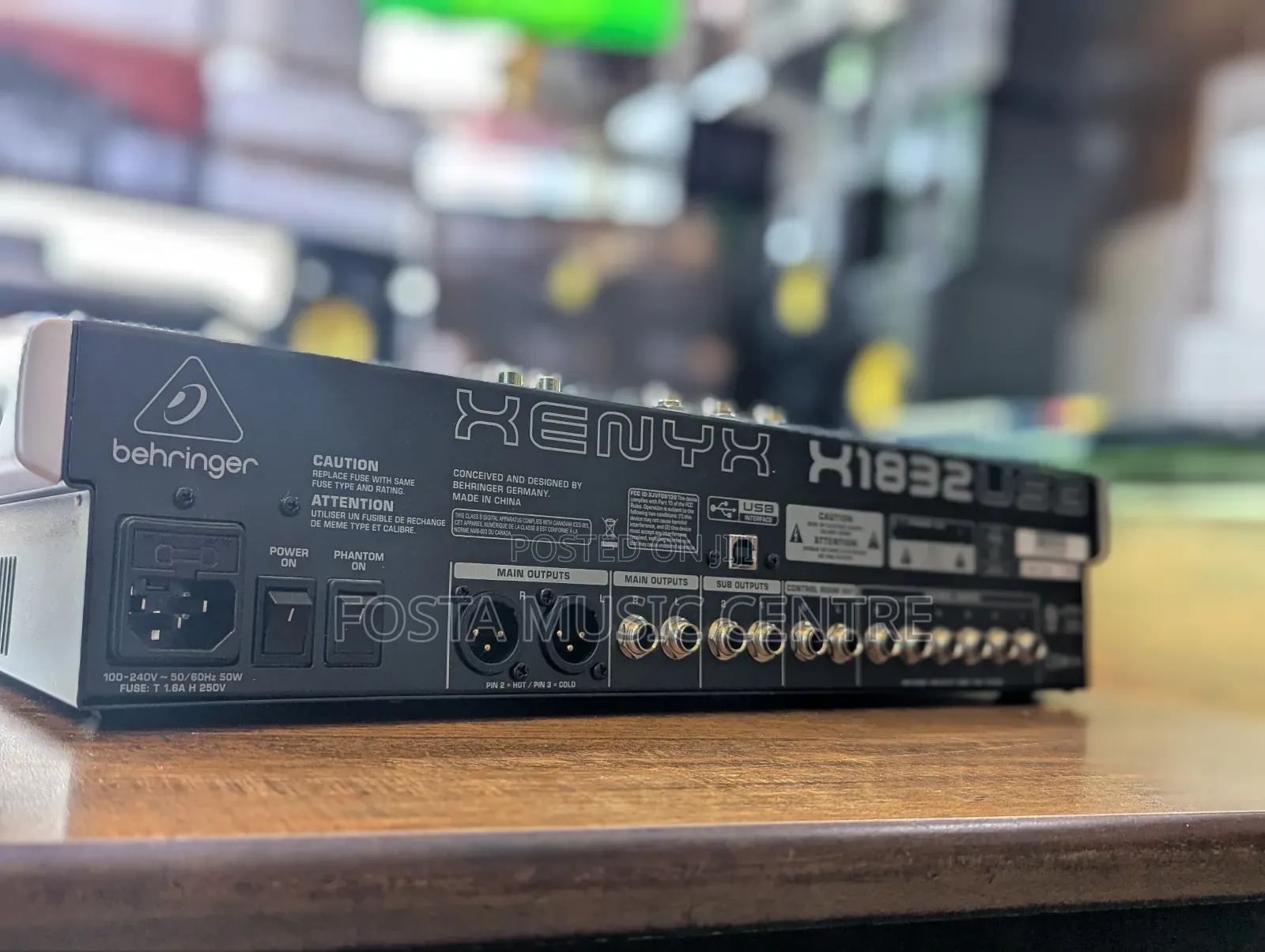 Behringer Xenyx X1832USB Mixer