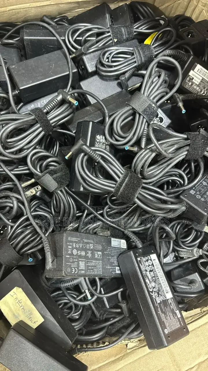 HP Small Blue Pin Charger