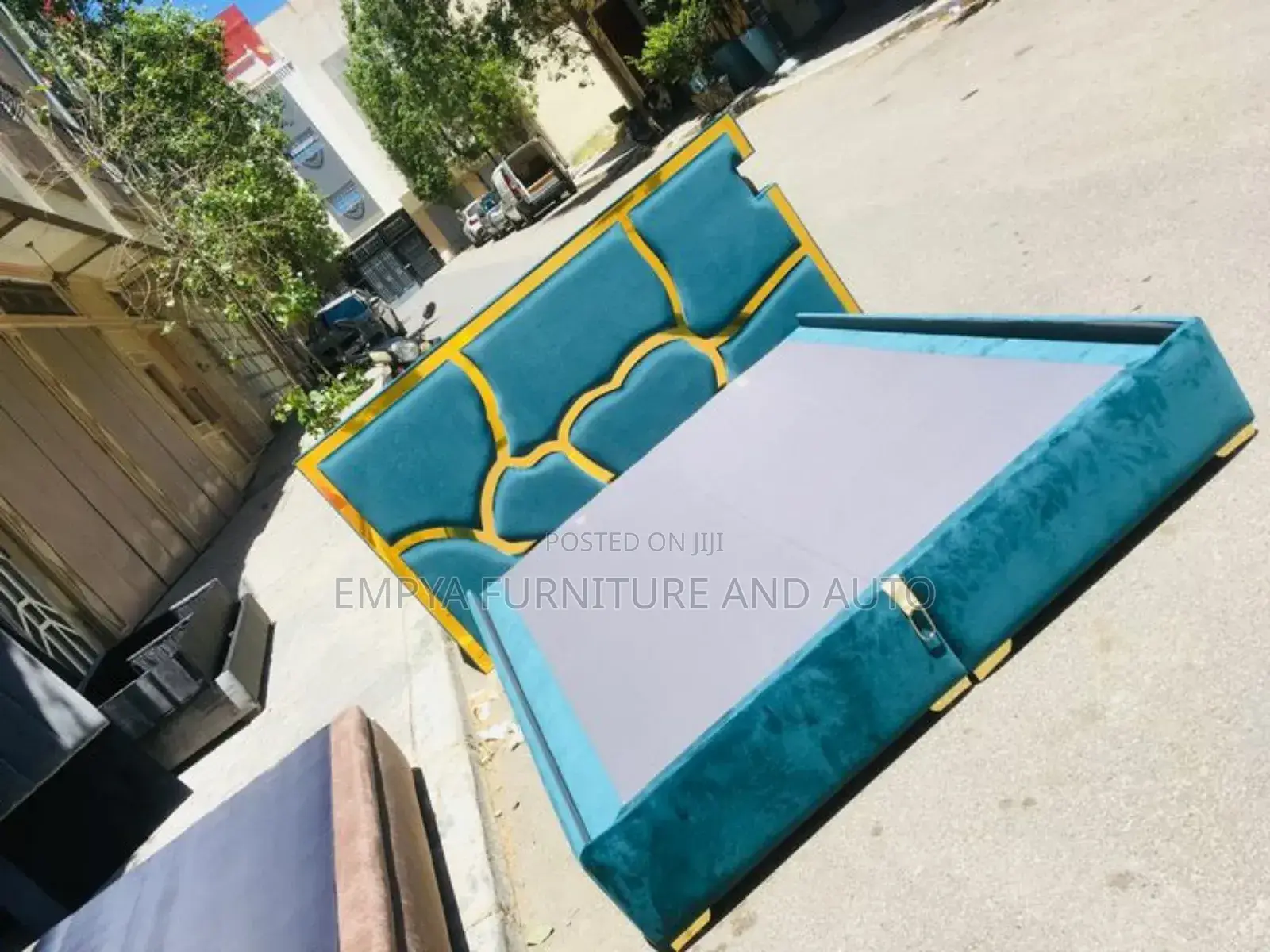 Wave Manster Bed