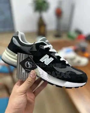 Original Unisex New Balance 992 Suede Sneaker
