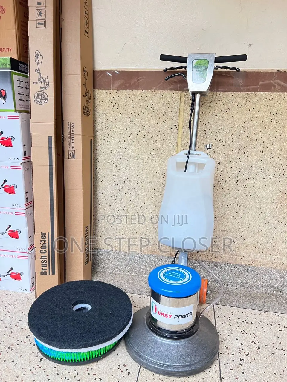 Commercial Floor Scrubbing Machine/Floor Scrubber