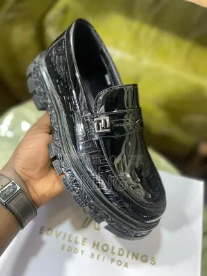 Swift Shinny Black Shoes