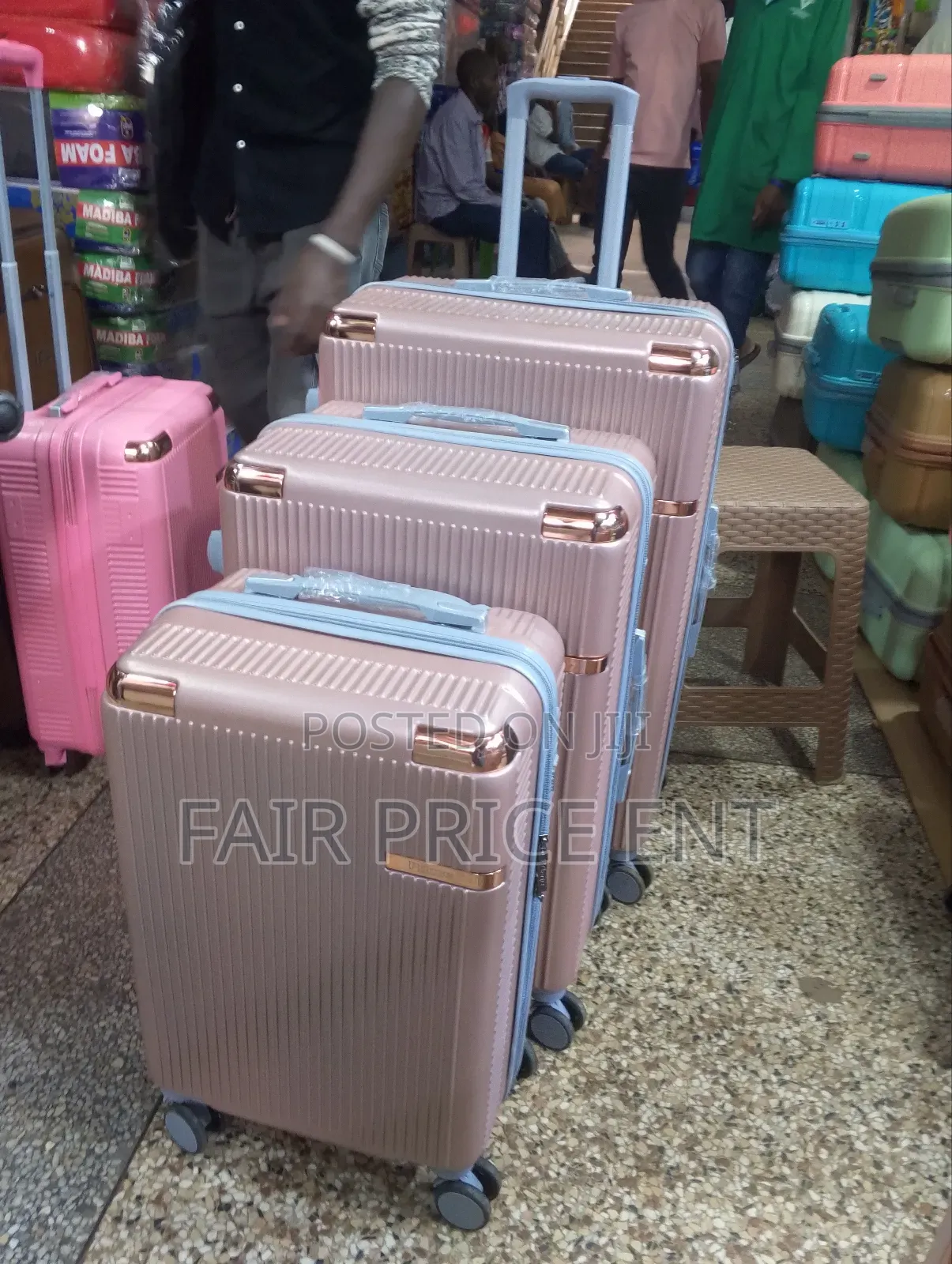 High Quality Suitcases. Large ( Rose Gold)