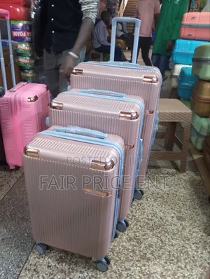 High Quality Suitcases. Large ( Rose Gold)