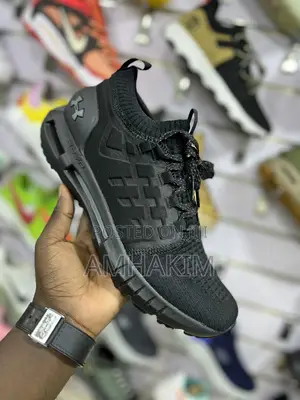 Classic Under Armour HOVR Phantom Black Sneakers in Stock
