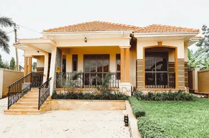4bdrm Bungalow in Kira Mamelto Road for rent