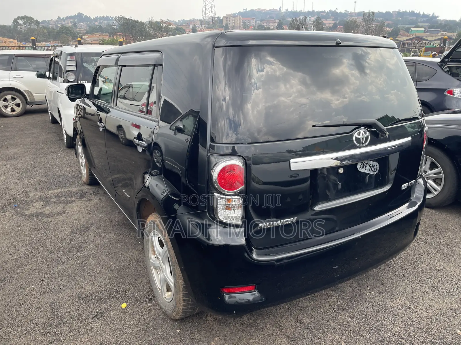 Toyota Corolla Rumion 2012 Black