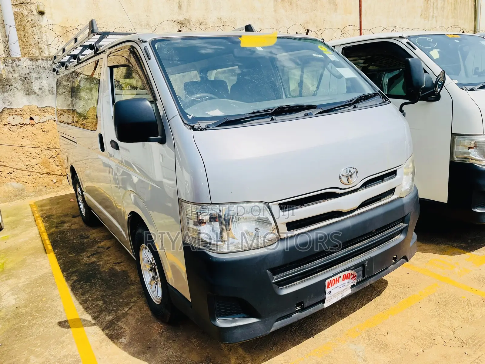 Toyota HiAce 2012 Silver
