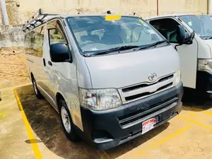 Toyota HiAce 2012 Silver