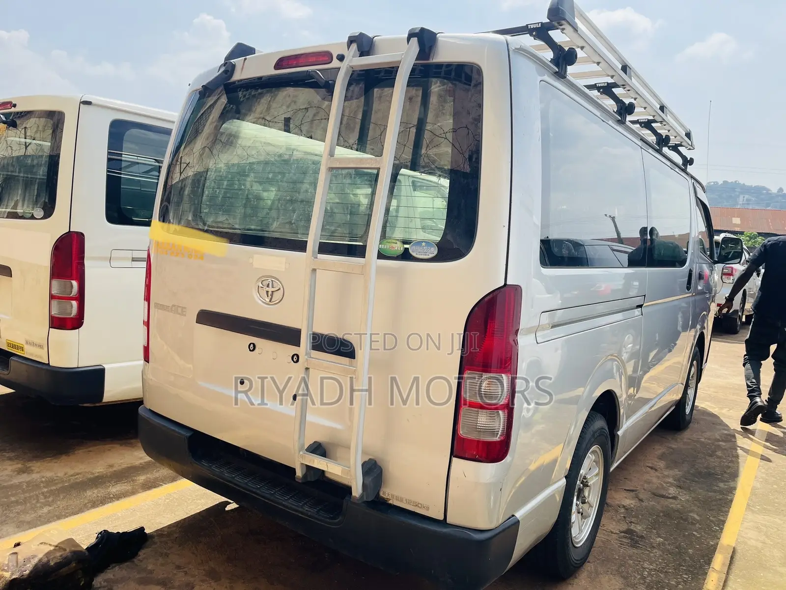 Toyota HiAce 2012 Silver
