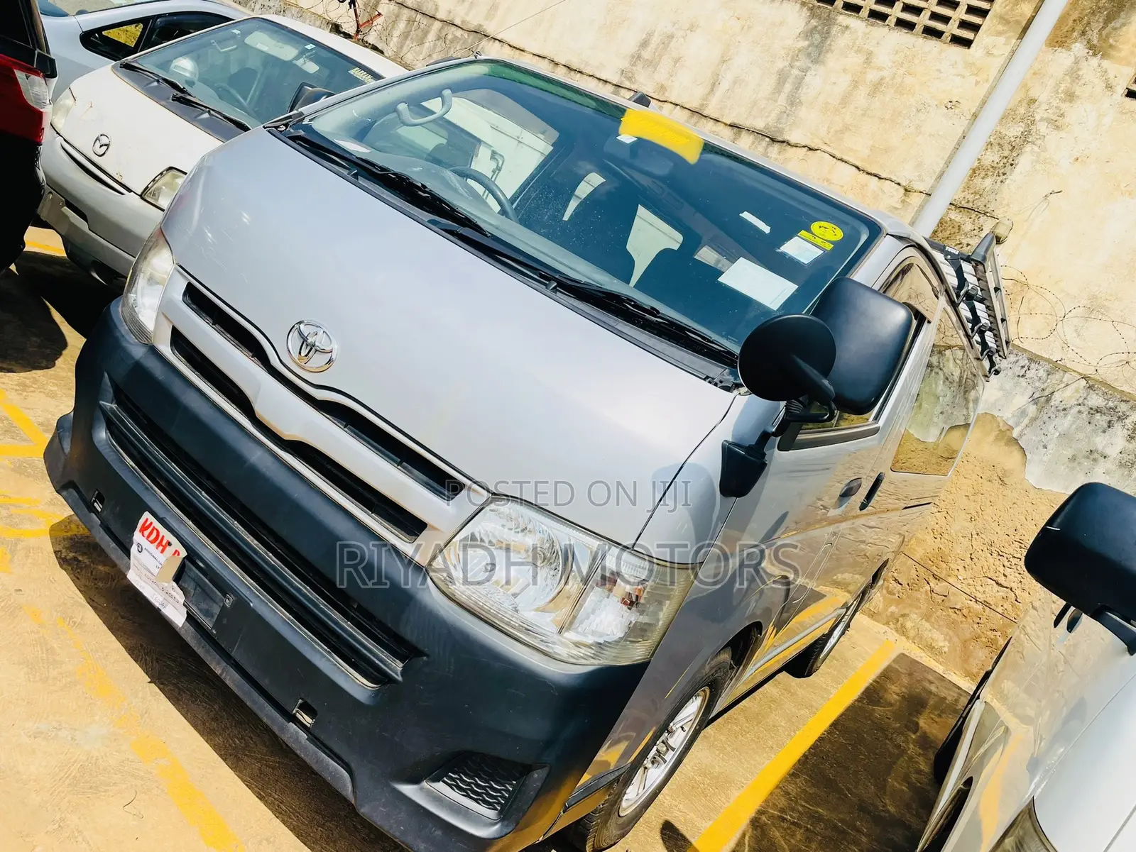 Toyota HiAce 2012 Silver
