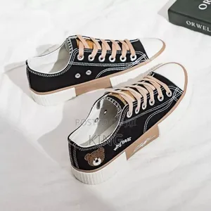 Vouched Ultimate Sneakers. Ladies