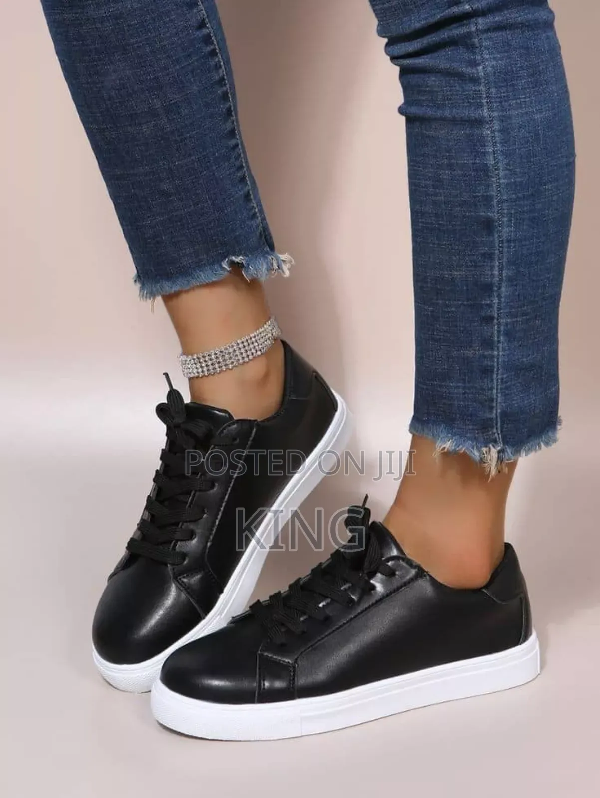 Vogue Ultimate Sneakers. Ladies
