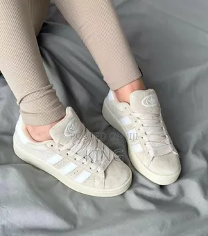 Adidas Originals Campus Sneakers in Beige
