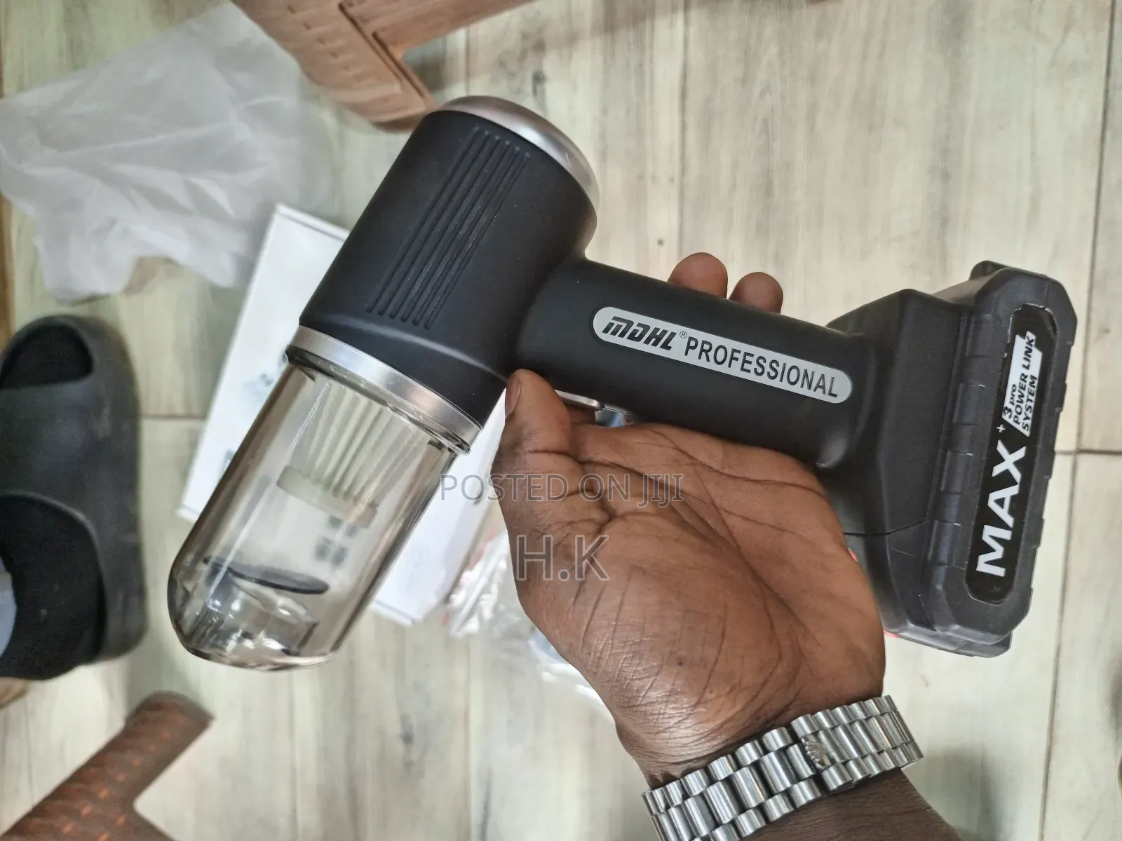MDHL Car Mounted Vacuum Cleaner, Model MD-A3.