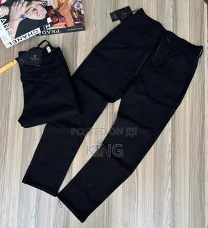 Honour Triple Black Sweaterpants