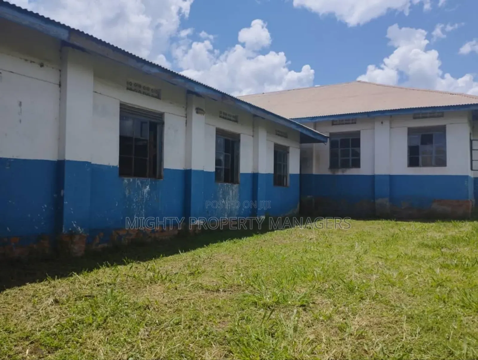 5acre With a Secondary School in Masindi