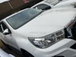 Toyota Hilux 2017 White