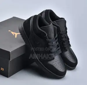 Classiv Nike Air Jordan 1 Low X Tripple Black in Stock