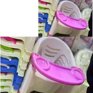 Portable Plastic Feeding Chair