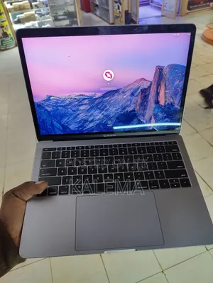 Laptop Apple MacBook Pro 2017 8GB Intel Core i5 SSHD (Hybrid) 128GB
