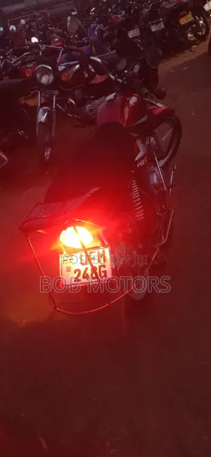 TVS HLX 125 2023 Red