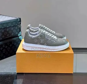 LOUIS VUITTON Beverly Hills Sneaker Grey