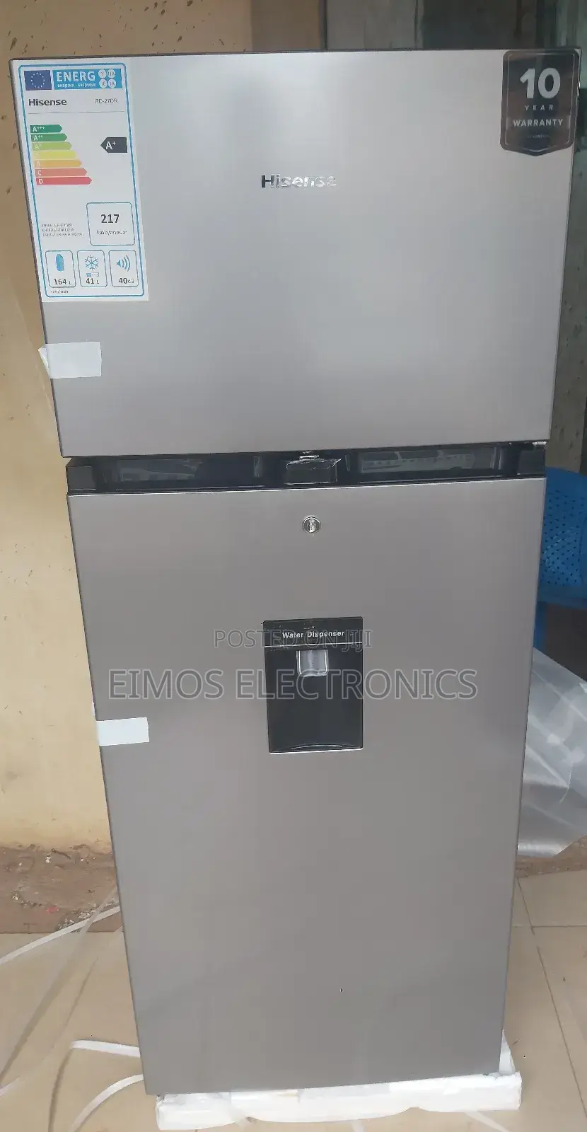 270L Hisense Fridge With Despenser