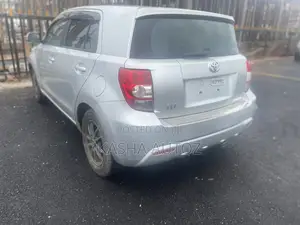 Toyota IST 2010 Silver