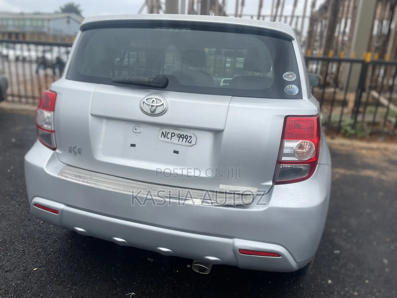 Toyota IST 2010 Silver