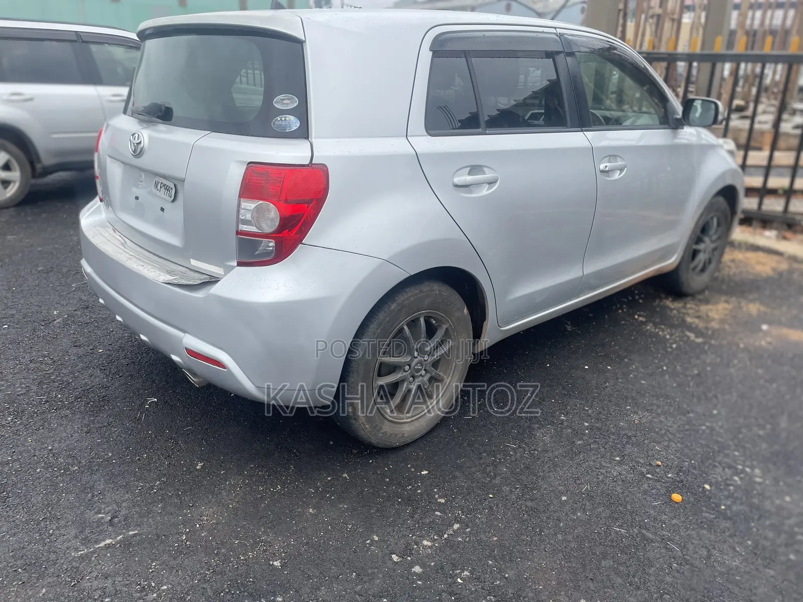 Toyota IST 2010 Silver