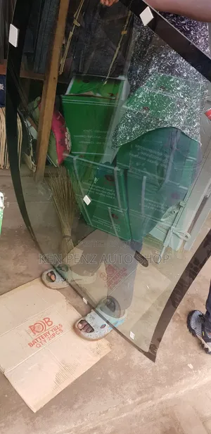 Windshield/ Windscreen for Toyota Vitz