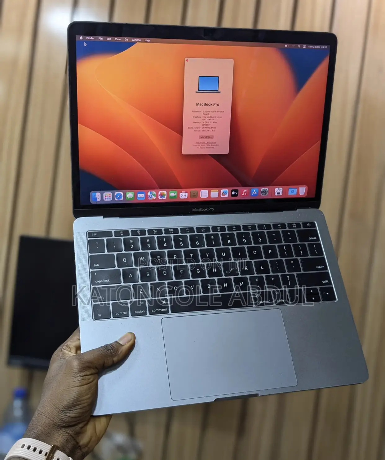 New Laptop Apple MacBook Pro 2017 8GB Intel Core I7 SSD 256GB
