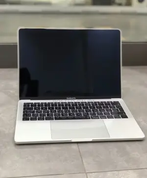 New Laptop Apple MacBook Pro 2017 8GB Intel Core I7 SSD 256GB