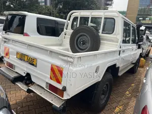 Toyota Land Cruiser 2015 White