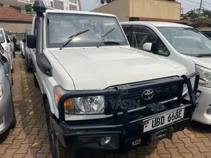 Toyota Land Cruiser 2015 White