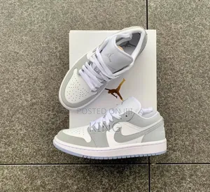 Air Jordan 1 Low Wolf Grey W.
