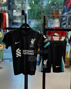 Nike Liverpool Kids Football Kit