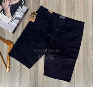Genial Short Kaki. Cargo Shorts