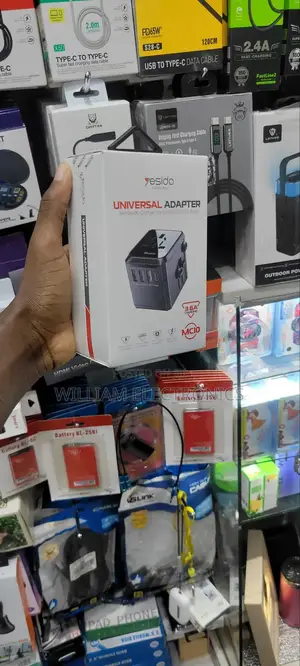 4 Ultra-Fast USB Port Travel Adapter/1 Type-C/Power Socket