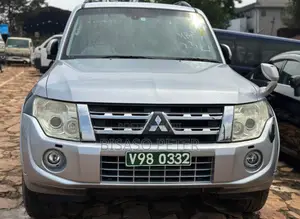 Mitsubishi Pajero 3.2 Di-Dc GLS 2011 Silver
