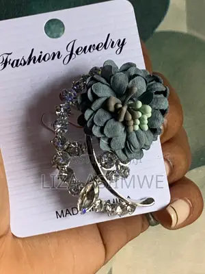 Plated Flower Fashion Brooch