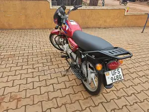 Bajaj Boxer 125 2023 Red