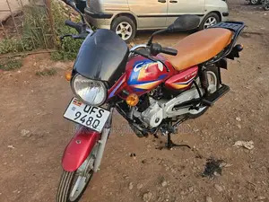 Bajaj Boxer 125 2023 Red