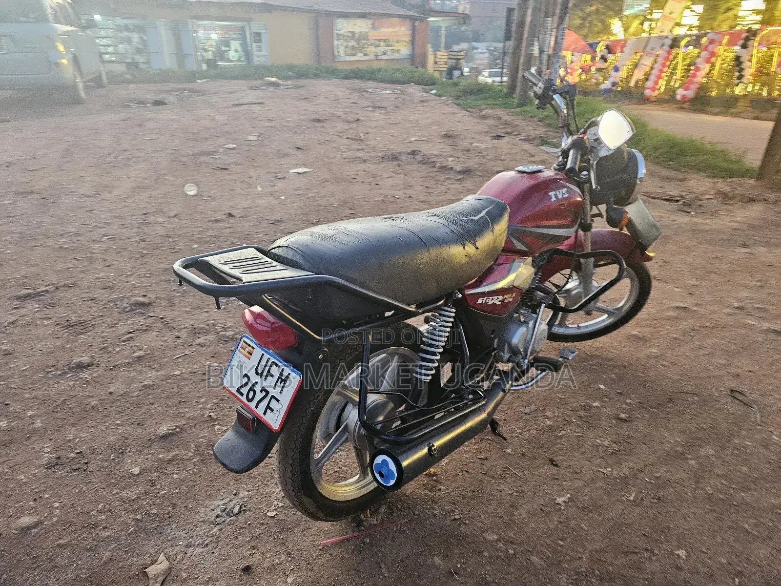 TVS HLX 125 2022 Red
