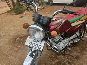 Bajaj Boxer 2022 Red