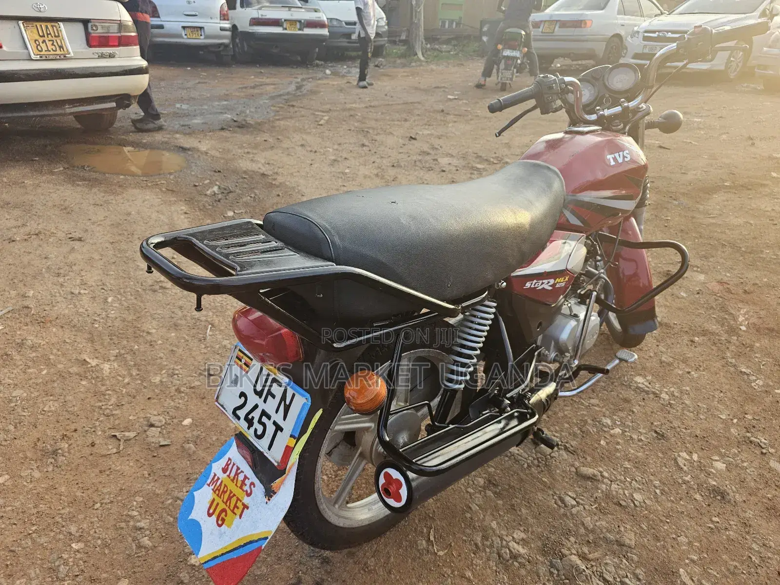 TVS HLX 125 2022 Red