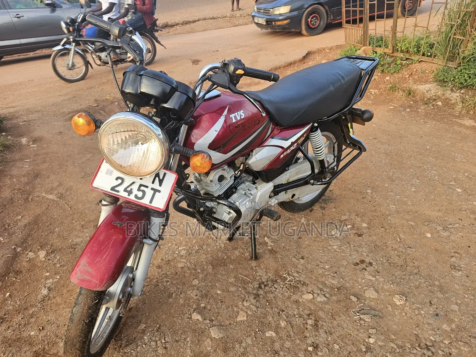 TVS HLX 125 2022 Red