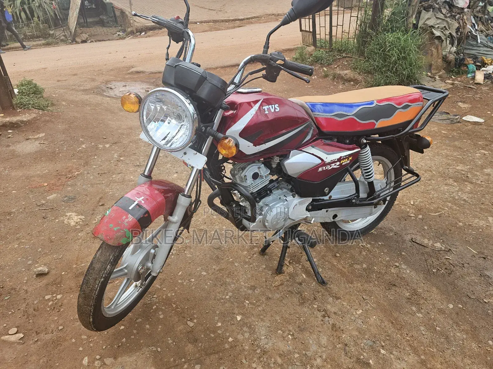 TVS HLX 125 2022 Red
